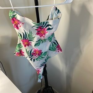 Strap less floral body suit